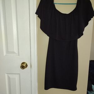 Off shoulder fitted basic black dress